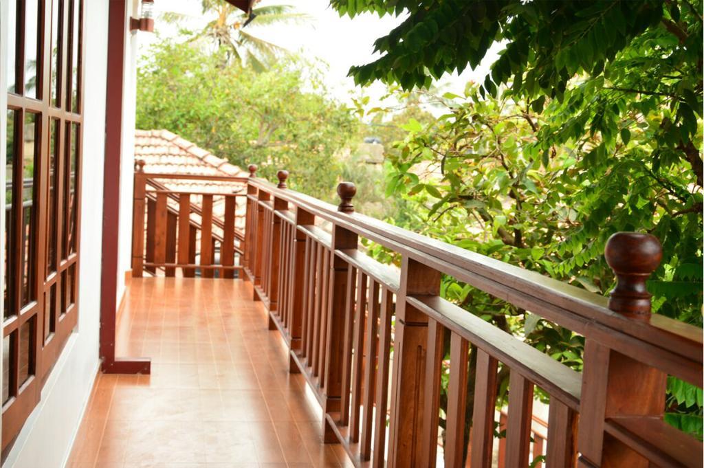 Tropical Garden Hotel Negombo Bagian luar foto